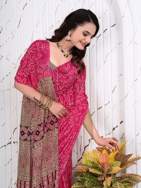 Abstract Printed Pure Crepe Silk Saree Printed Sarees