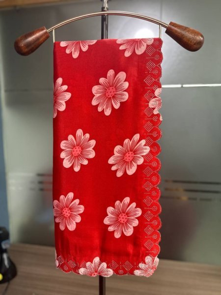 Chinon Floral Print Saree with Swarovski Diamond Border   Printed Blouse Piece Printed Sarees