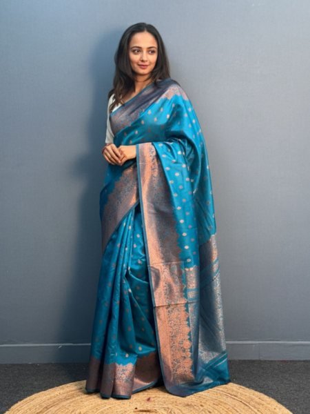 Elegant Patola Print Jacquard Woven Cotton Silk Saree with Zari Butta Work Daily Deals