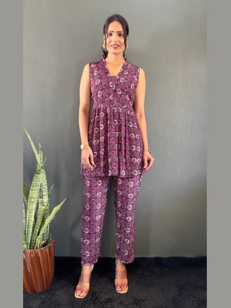 Elegant Printed V Neck Co Ord Set for Office   Casual Wear Co-Ords