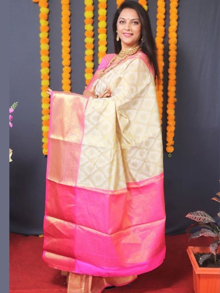 Kanjivaram Silk Saree with Rich Pallu with Unstitched Blouse Piece Kanjivaram Sarees