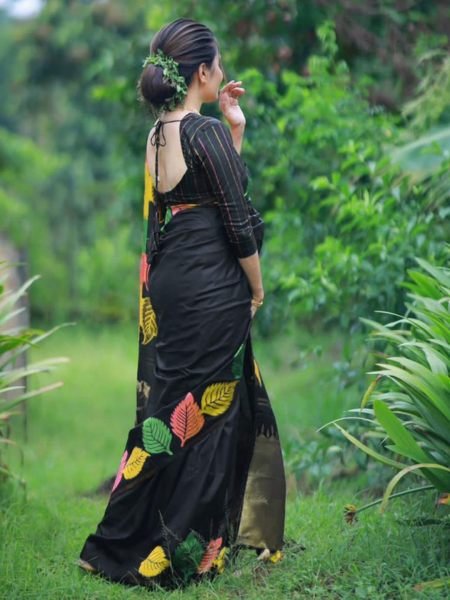 Luxurious Festal Woven Black Pure Silk Trendy Saree Designer Sarees