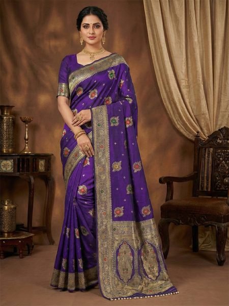Traditional Dola Silk Saree with Woven Paisley Pallu and Hand Strung Bead Tassels Daily Deals